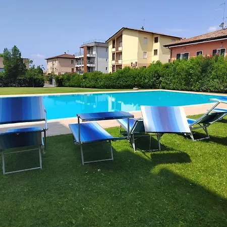 Apartman La Terrazza Sul Lago, In Einer Residenz Mit Pool *