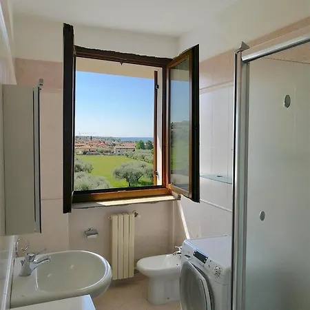 Apartment La Terrazza Sul Lago, In Einer Residenz Mit Pool