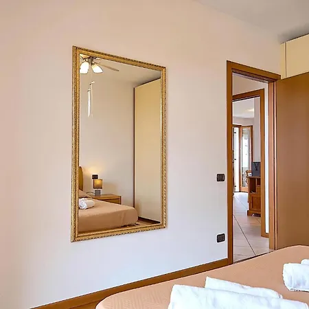 Apartment La Terrazza Sul Lago, In Einer Residenz Mit Pool