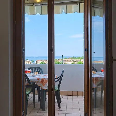 La Terrazza Sul Lago, In Einer Residenz Mit Pool Apartment