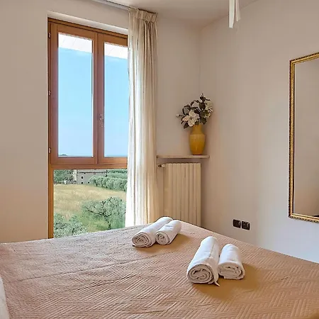 La Terrazza Sul Lago, In Einer Residenz Mit Pool Apartment *