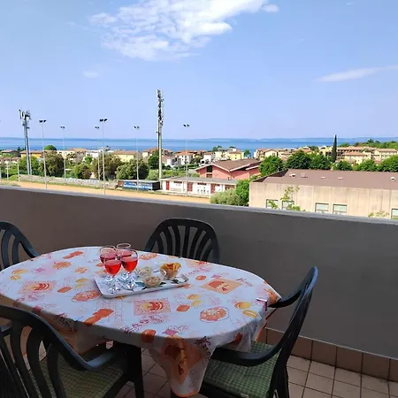 La Terrazza Sul Lago, In Einer Residenz Mit Pool